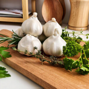 healthy food swaps - use garlic and herbs instead of salt